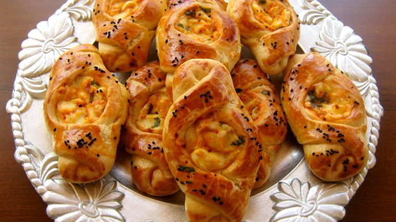 Karnıyarık Poğaça