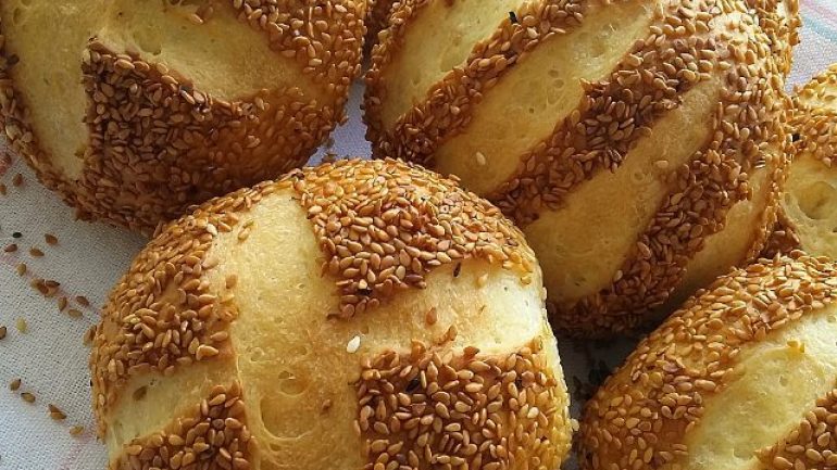 Susamlı Poğaça