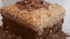 Çikolata Soslu Kumlu Pasta