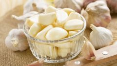 Gece yatmadan 1 diş sarımsağı 1 bardak suyla yutarsanız