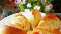 Mayalı Üçgen Ekmek