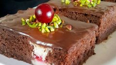 Vişneli Çikolatalı Kek