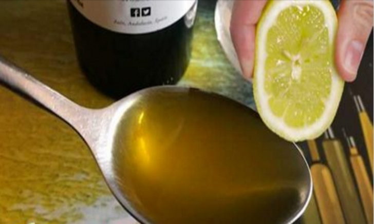 Sadece Günde 1 Yemek Kaşığı Zeytinyağı ve Limonun Etkilerine İnanamayacaksınız…!