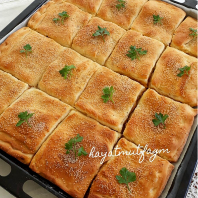 Kat Kat Kıymalı Börek