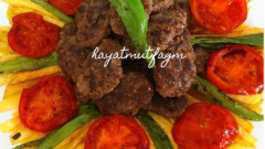 Kızarmış Patates Ve Köfte