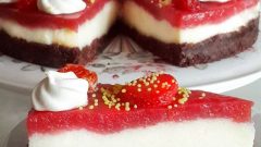 Çilekli Muhallebili Kek