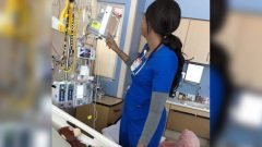 Hemşire Hasta Çocuğun Annesinin Kendisini Fark etmediğini Sandı Gerçeği Anlayınca Gözleri Doldu