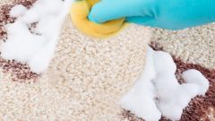 Bu Efsanevi Babaanne Yöntemiyle Halıdaki Lekeye Kesin Çözüm