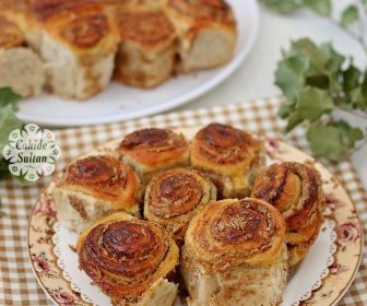 Haşhaşlı Tahinli Kolay Çörek