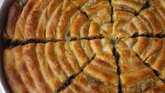 Ispanaklı Çarşaf Böreği