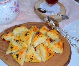 Peynirli Üçgen Börek