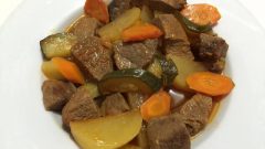 Fırında Sebzeli Et Yemeği