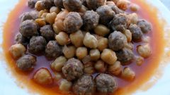 Köfteli Nohut Yemeği