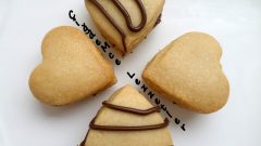 Kremşantili Çikolatalı Kalp Kurabiye