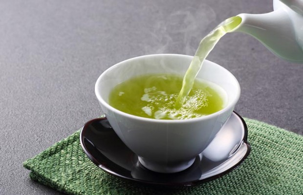 Sonuçlarıyla Şaşırtan Deney: Bir Hafta Boyunca Her Gün Yeşil Çay İçen Kadın