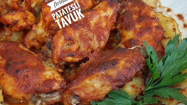 Fırında Patatesli Soslu Tavuk