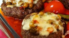 Fırında Garnitürlü Köfte Çanağı