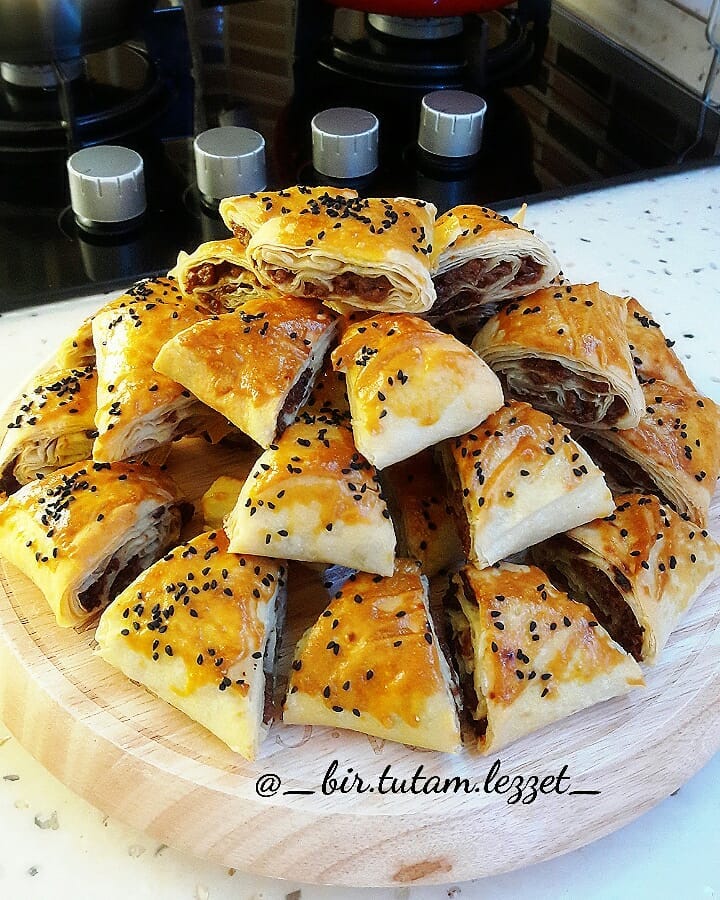 Kıymalı Çıtır Börek Nefis Tarifler