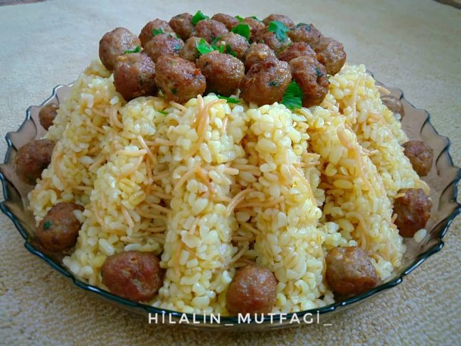 Misket Köfteli Şehriyeli Bulgur Pilavı