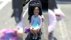 Beş Yaşındaki Kızını Bebek Arabasıyla Dolaştırıyor Diye Eleştirenlere