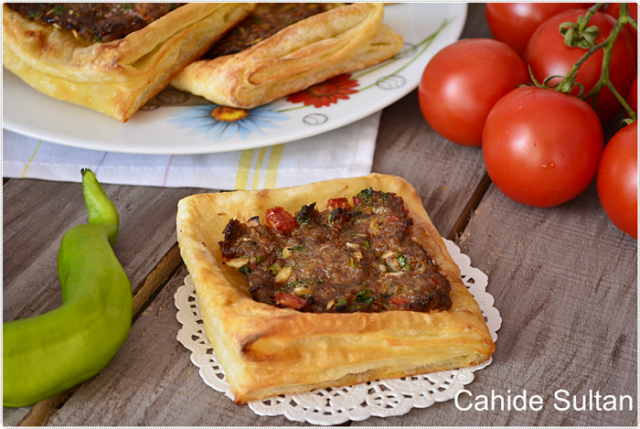 Hazır Yufkadan Lahmacun Börek Nefis Tarifler