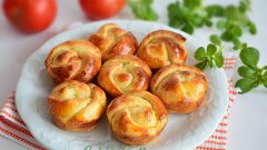 Muffin Kalıbında Gül Poğaça