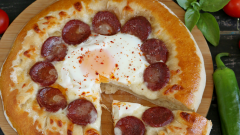 Yumurtalı Sucuklu Pide