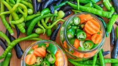 Havuçlu Acı Biber Turşusu