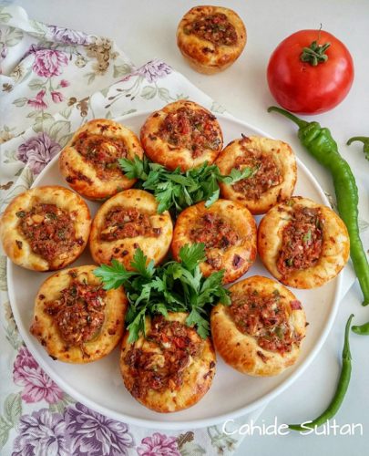 Muffin Kalıbında Lahmacun Poğaça