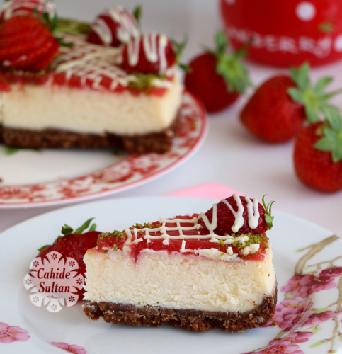 Kaymaklı Çilekli Cheesecake