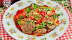 Döküm Tencerede Köfteli Güveç