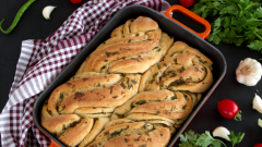 Sarımsaklı Burma Ekmek