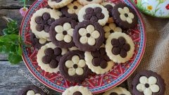 İki Renkli Değiş Tokuş Kurabiye