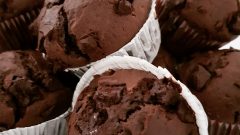 Çikolata Parçacıklı Kakaolu Cupcake