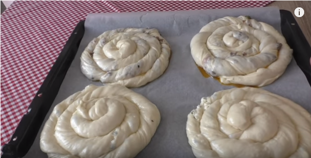 Kolay El Açması Börek