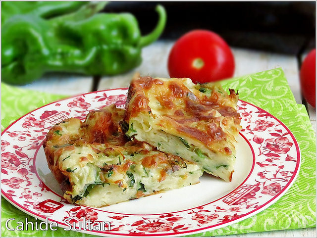 Közlenmiş Patlıcanlı Kolay Börek 