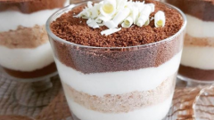 İki Renkli Bisküvili Kremalı Kup