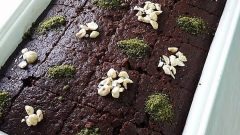 Maden Sulu Islak Kek