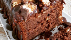 Çikolatalı Snickers Kek