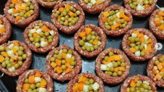 Garnitürlü Çanak Köfte