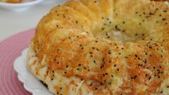 Kek Kalıbında Peynirli Börek