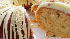 FINDIKLI BEYAZ ÇİKOLATA SOSLU KEK