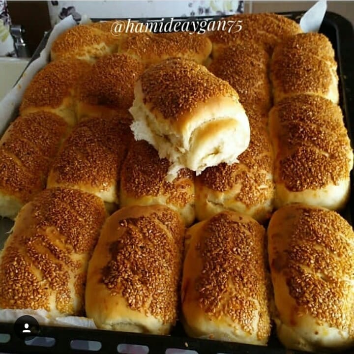 Sucuklu Kaşarlı Simit PoğaçaSucuklu Kaşarlı Simit Poğaça