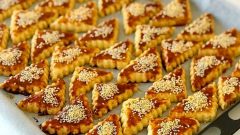 Susamlı Üçgen Tuzlular